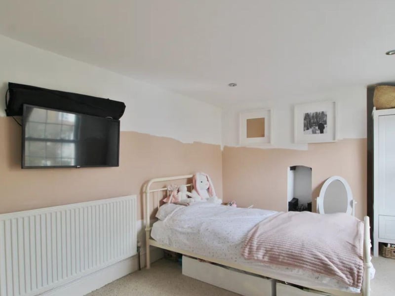 This property comes with three bedrooms, one bathroom and two reception rooms as well as a courtyard. This house is on the market for £575,000 and it is on the market with Jeffries & Dibbens Estate Agents. The listing says: "Stunning three bedroom home. This impressive townhouse is situated in one of Southsea's most requested Conservation Areas and can be found along St. James' Road." This listing says: "The property which spans over 1300sq.ft of living space, has been meticulously renovated by the current owners to create a home which offers contemporary style and classic charm throughout." This property is in an ideal location and is a stone's throw from the city centre. This family home would be a brilliant investment as it is near public transport links and has easy access to the M275.