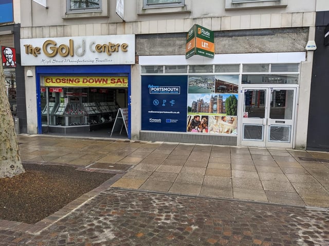This empty unit - nextdoor to The Gold Centre jewellry shop - was formerly a branch of travel agent chain TUI.