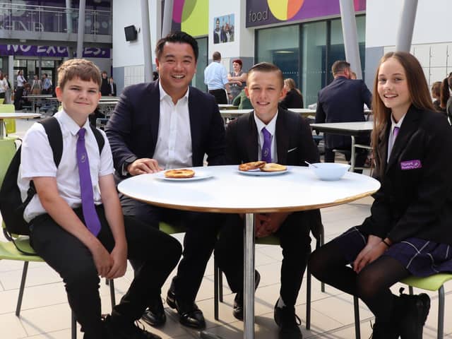 Alan Mak MP with pupils at Havant Academy's breakfast club 