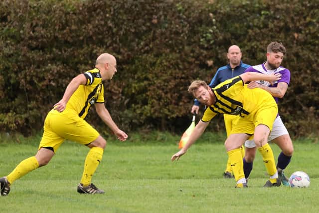 Co-op Dragons (yellow) v AFC Hilsea. Picture by Kevin Shipp
