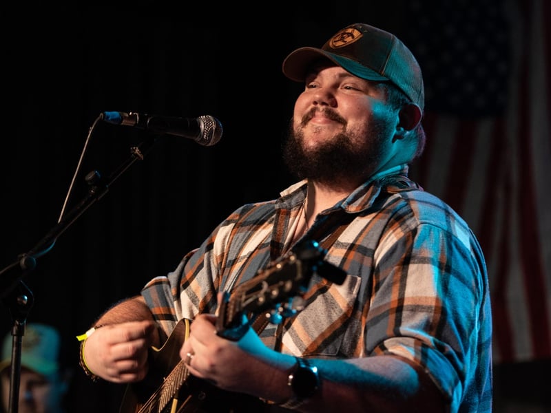 Alan Finlan performs on the main stage at Country on the Coast 2024