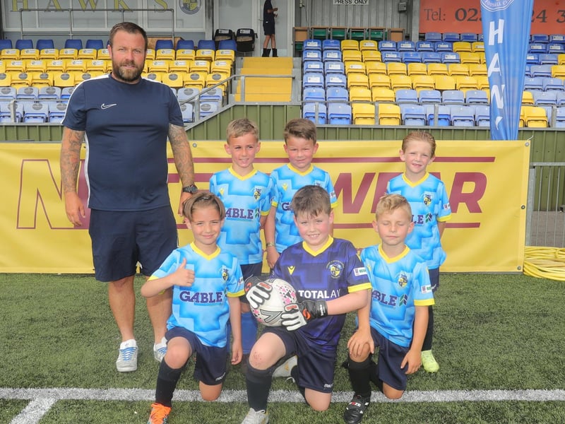 Havant & Waterlooville Youth Under-7s. Picture by Dave Haines