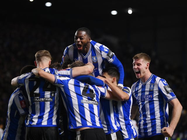 Points: 100; Goal difference: +50.