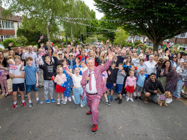 Residents pf Carmarthen Avenue in Drayton got together to commemorate VE Day. Photos by Alex Shute
