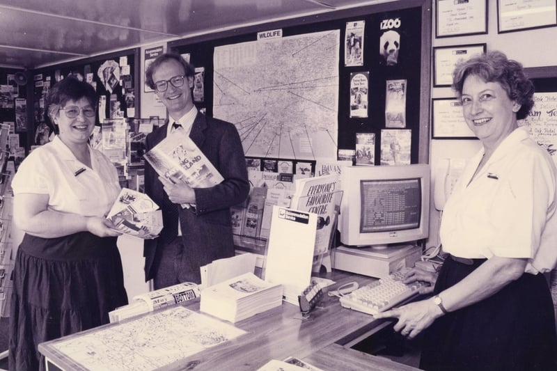 Havant MP David Willetts talking to Linda Newell manager of the Havant Tourist Information Office (left) and Elizabeth Aitchison, 1993. The News PP4525
