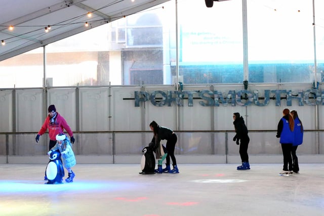 Portsmouth on Ice opens, rink in Guildhall Square, Portsmouth
Picture: Chris Moorhouse (jpns 251123-25)