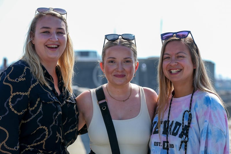 22 pictures of people enjoying the sunny weather in portsmouth this