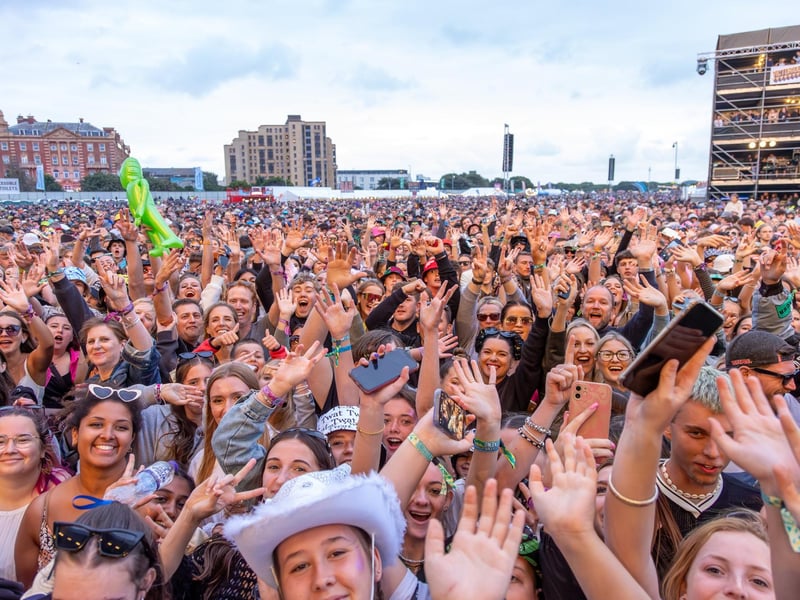 A sea of people in front of the Common StagePhotos at Alex Shute