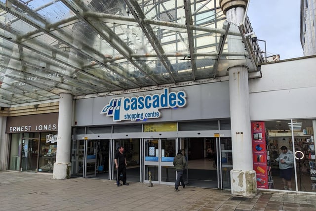Coffee is available in the Cascades Shopping Centre from cafes such as Starbucks and Boswells.