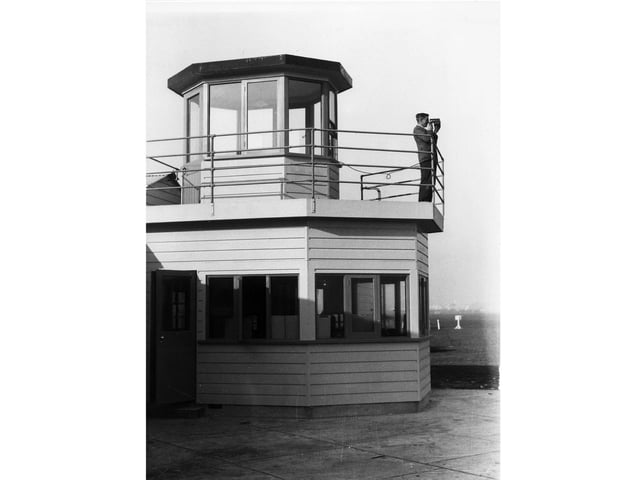The contriol tower at Portsmouth Airport. Date unknown. Image: 1491