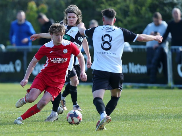 Horndean (red) v Bemerton. Picture: Chris Moorhouse