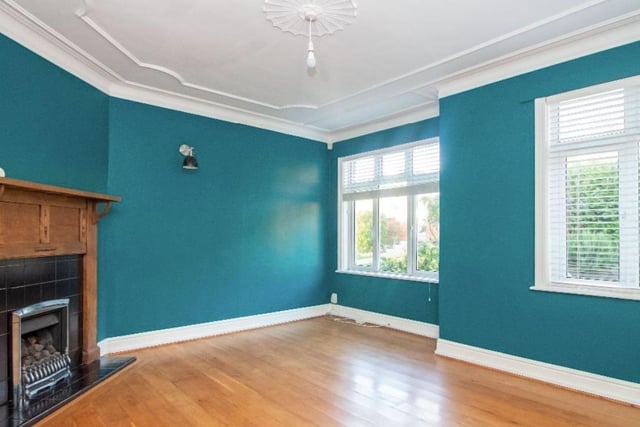 This property is located near Bedhampton and Cosham train station and it is also close to the M275.