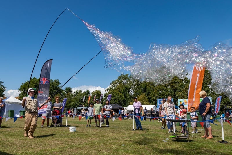Damian Jay - 'The Bubbleer' - providing a monster bubble show
Picture: Mike Cooter (290723)
