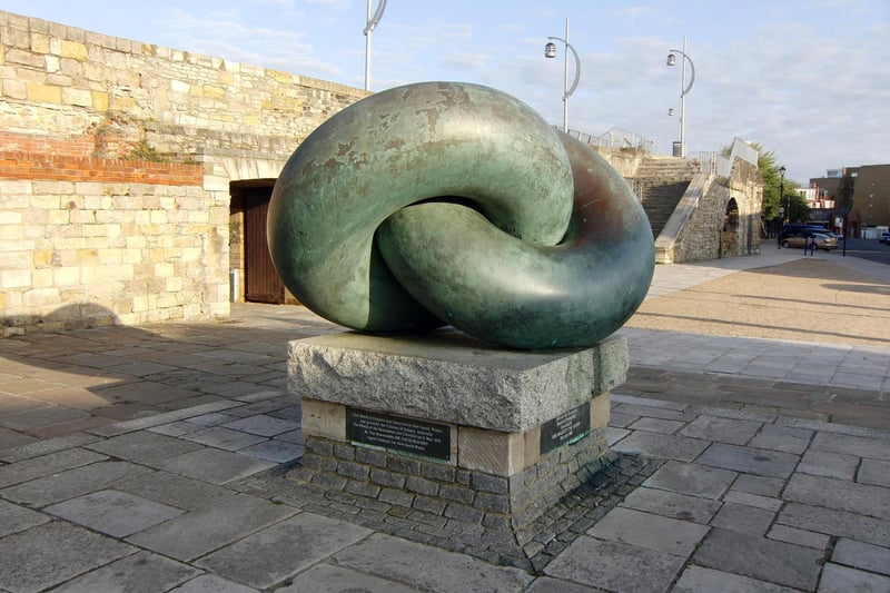 The Bonds of Friendship at Old Portsmouth was unveiled by Queen Elizabeth II T on July 11 1980 to recall the sailing of the First Fleet of settlers from Spithead to Botany Bay, Australia in 1787. It can be found near the Square Tower in Old Portsmouth. It has a twin memorial which can be found in Sydney.