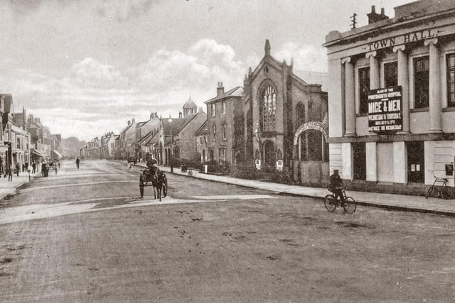 The Town Hall to the right, in West Street, Fareham
