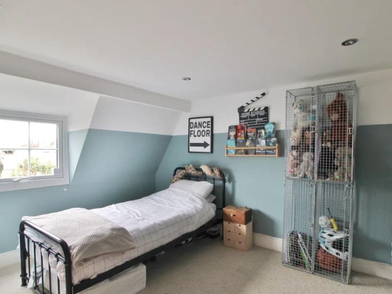 This property comes with three bedrooms, one bathroom and two reception rooms as well as a courtyard. This house is on the market for £575,000 and it is on the market with Jeffries & Dibbens Estate Agents. The listing says: "Stunning three bedroom home. This impressive townhouse is situated in one of Southsea's most requested Conservation Areas and can be found along St. James' Road." This listing says: "The property which spans over 1300sq.ft of living space, has been meticulously renovated by the current owners to create a home which offers contemporary style and classic charm throughout." This property is in an ideal location and is a stone's throw from the city centre. This family home would be a brilliant investment as it is near public transport links and has easy access to the M275.