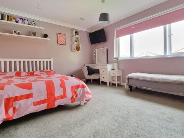 This property is close to public transport links including Cosham and Hilsea train stations and it is close to the M275, making it perfect for anyone that commutes regularly.