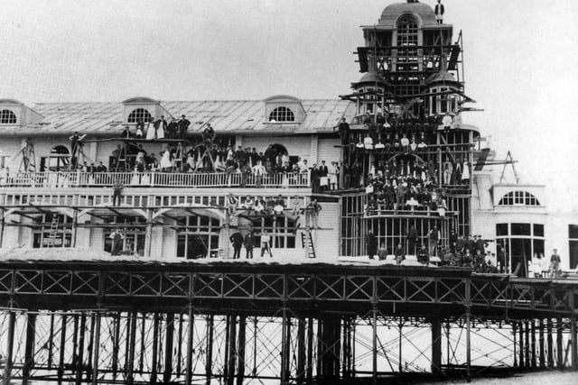 The new south Parade Parade Pier under construction in May 1908