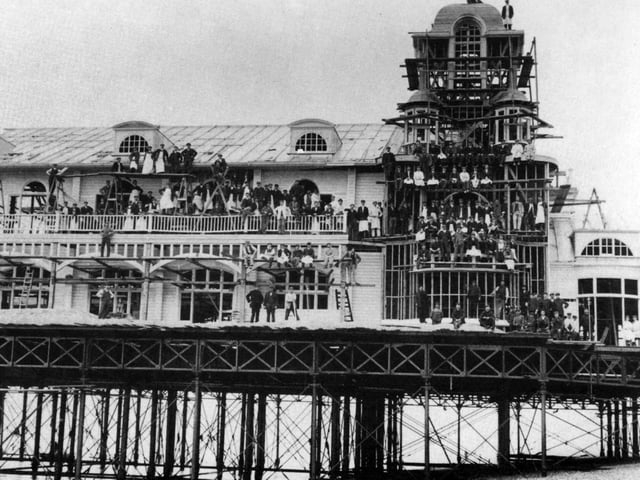 The new south Parade Parade Pier under construction in May 1908