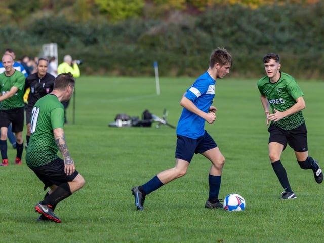 Bulldog (blue) v Portsmouth Parks. Picture: Mike Cooter