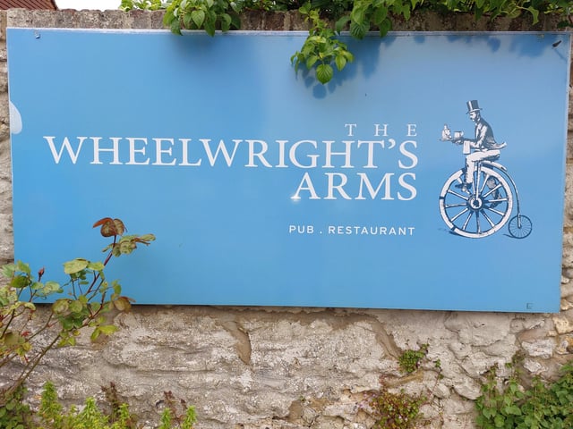 The Wheelwright's Arms on Emsworth Road is a gastropub which has a rating of 4 from 695 TripAdvisor reviews.