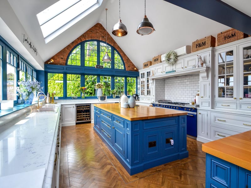 Shrover Lodge, Anmore Lane - Guide Price: £2.75m