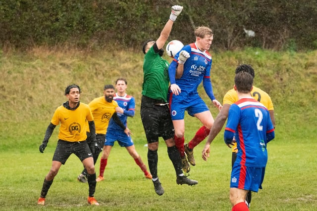 FFTP (yellow) v The Meon. Picture by Keith Woodland