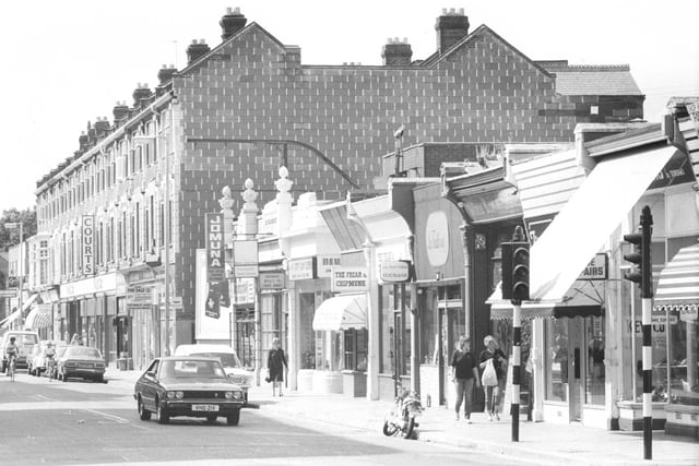Shops lining Elm Grove, Portsmouth in August 1982. The News PP4675