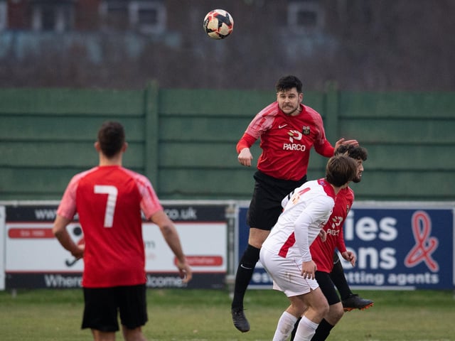 Fareham (red) v Horndean. Picture: Keith Woodland