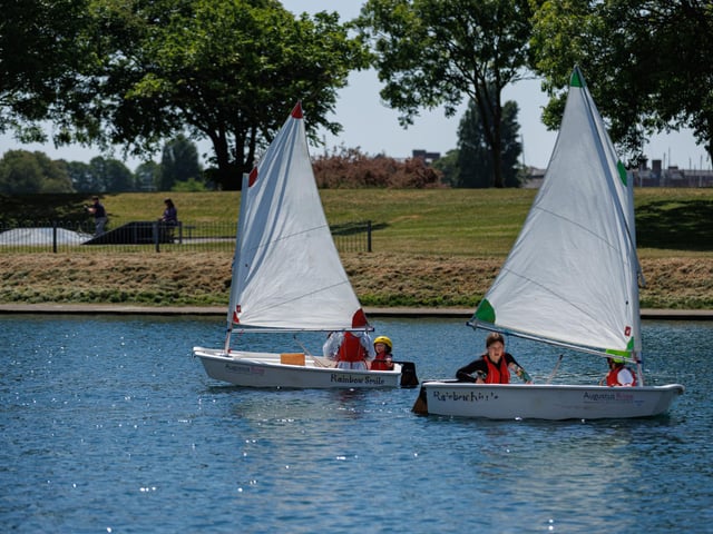 Families head out for a sail on a beautifully sunny day. Pictured: Picture:Marcin Jedrysiak