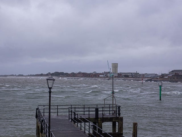 Strong winds in Portsmouth on Wednesday 27 December 2023
Pictured: View from Old Portsmouth
Picture: Habibur Rahman