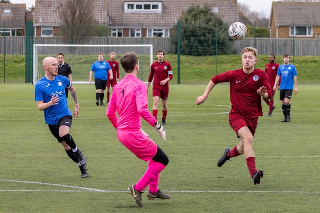 Burrfields (maroon) v Pompey Dynamos. Picture: Mike Cooter