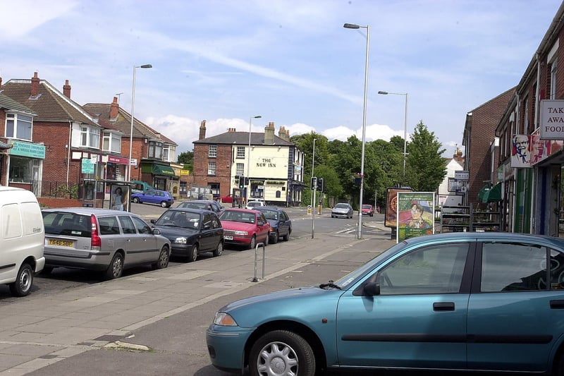 View of Havant Road, Drayton 2001. The News 013040-7