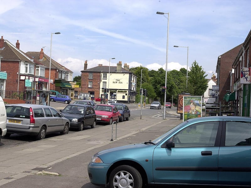 View of Havant Road, Drayton 2001. The News 013040-7