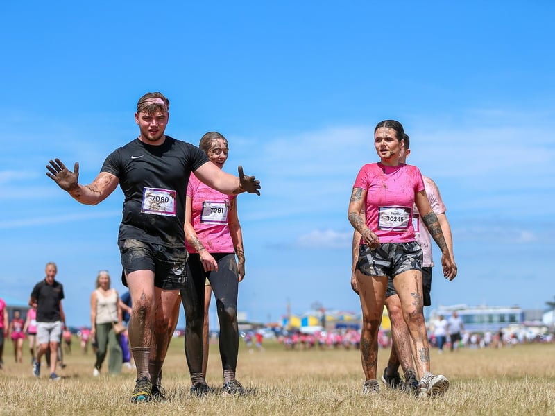 Race For Life Pretty Muddy, Southsea CommonPicture: Chris  Moorhouse (290624-239)