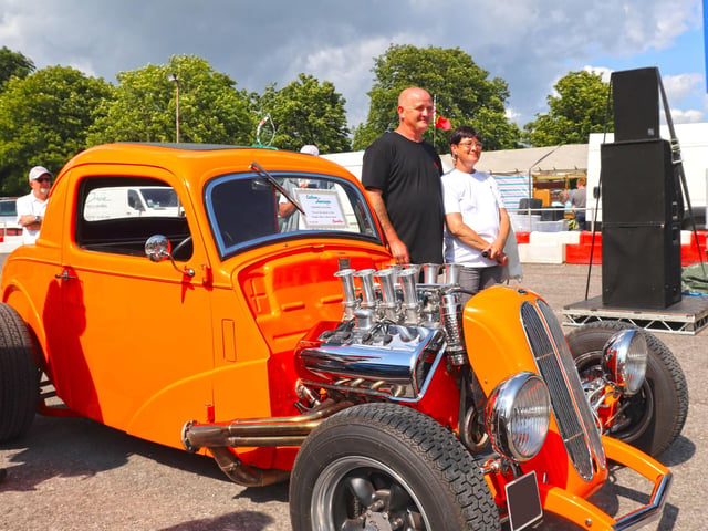 People's Best in Show award winner Martyn with 1959 Ford Pop Coupe