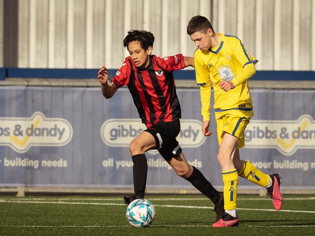 Action from the U16 GEC Marconi Invitation Cup final between Horndean Hawks Condors (red/black) and Pickwick Youth Panthers (yellow). Picture: Keith Woodland (260221-129)