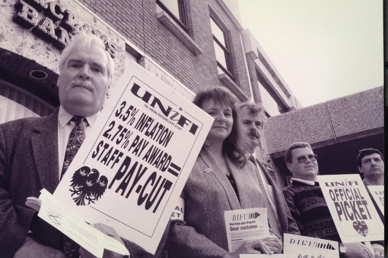 Strikes for Barclays bank employees in Fareham on May 30, 1995. The News PP4149