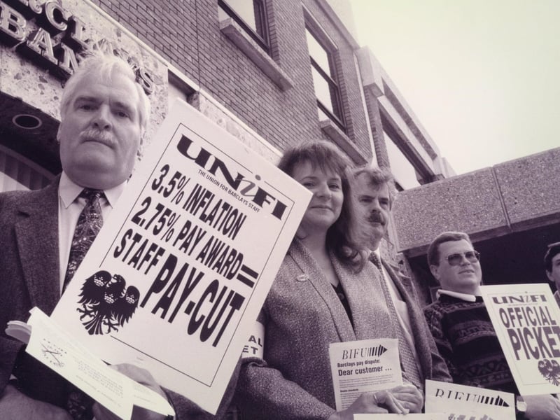 Strikes for Barclays bank employees in Fareham on May 30, 1995. The News PP4149