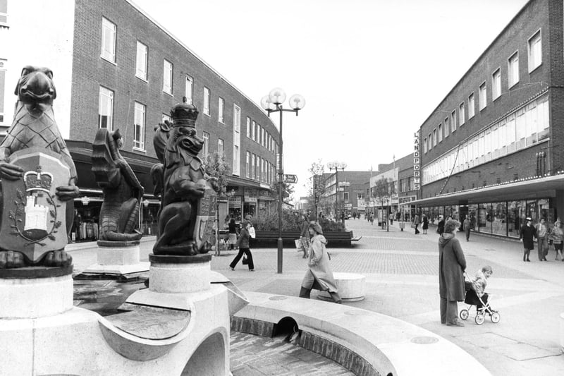 Looking up Arundel Street from Commercial Road Precinct, 1980. The News PP5426