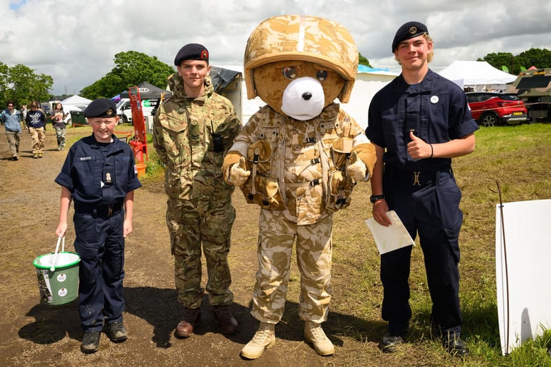 Members of the RN and RM Volunteer Cadet Corp.Picture: Keith Woodland (260521-122)