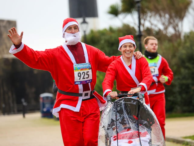 Hundreds of people turned out for the 2023 Santa Fun Run in Southsea on Saturday morning, many running to raise money for charity in either the 5K or 10K distance.