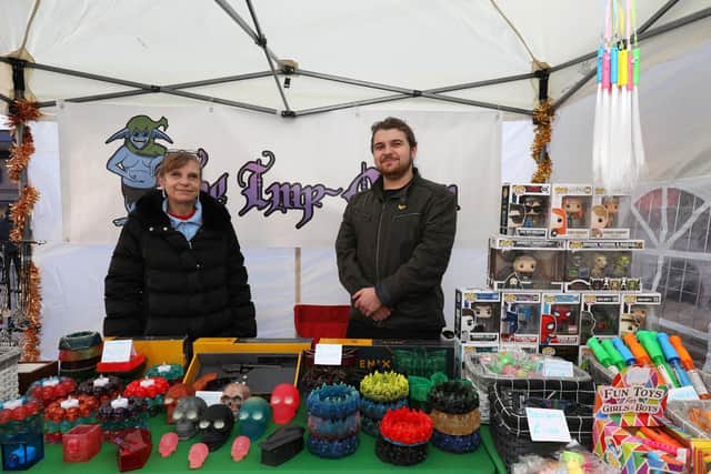 Stallholders Saira Hallmann and Tom Hallmann Picture: Chris Moorhouse (jpns 181221-19)