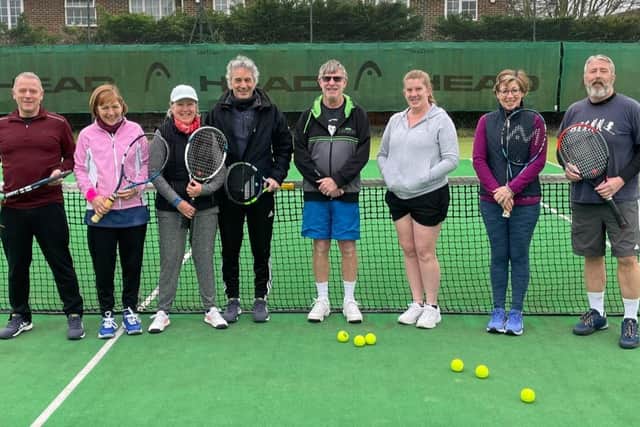 Alverstoke 1 v Rowlands Castle Mixed - Rob Warburton, Lynne Foster, Susan Scoccia, Paul Roux, Chris Titterington, Laura Titterington, Laura Pritchard and Duncan Robinson