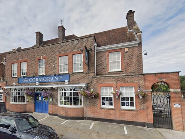 Portchester Castle is a beautiful place to visit. When finished walking around the ruins and taking in the views of the Solent, there is a popular pub just around the corner. The Comorant on Castle Street has a rating of 4 from 574 reviews on TripAdvisor.