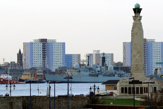 18th November 2008. The former HMS Cardiff leaving Portsmouth for the last time to be scrapped PICTURE: PAUL JACOBS (084713-4)