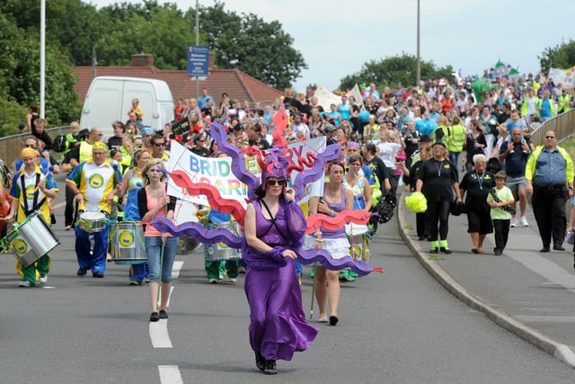 The Bridgemary Carnival makes its way along Gregson Avenue 17th July 2010. Picture: Paul Jacobs 102248-4