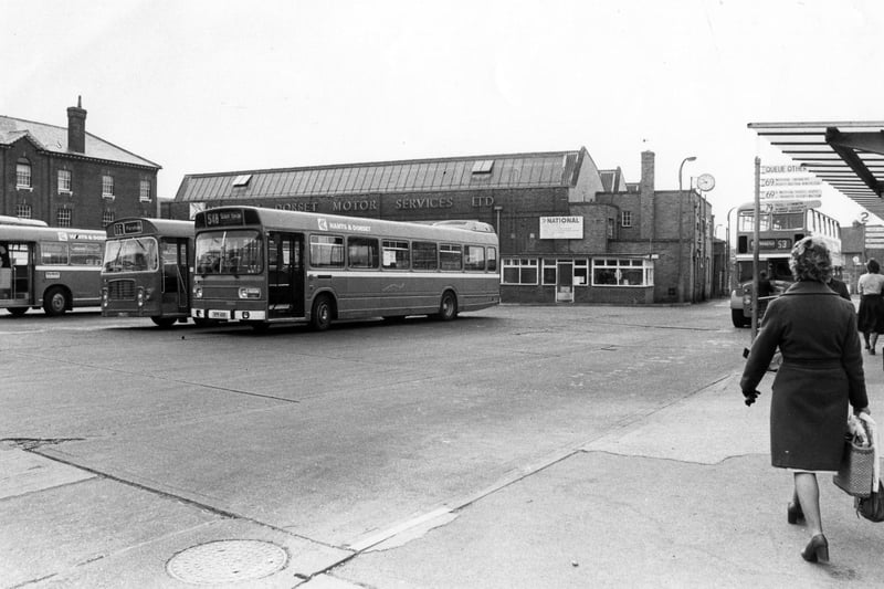 Fareham Bus Station, April 1980. The News PP3156