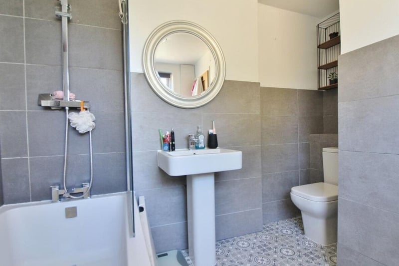 This home is designed in a contemporary way making it extremely easy to move in without work needing to be done.