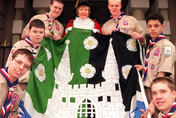 Mayor of Doncaster, Cllr Yvonne Woodcock pictures with scout members, December 1998.